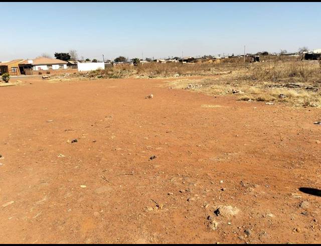 LAND FOR SALE IN BRAAMFISCHERVILLE